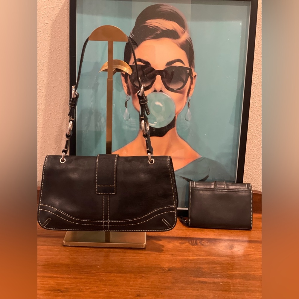 COACH Vintage Soho Buckle 9739 Black Leather Shoulder Bags With Matching Wallet - Picture 3 of 17